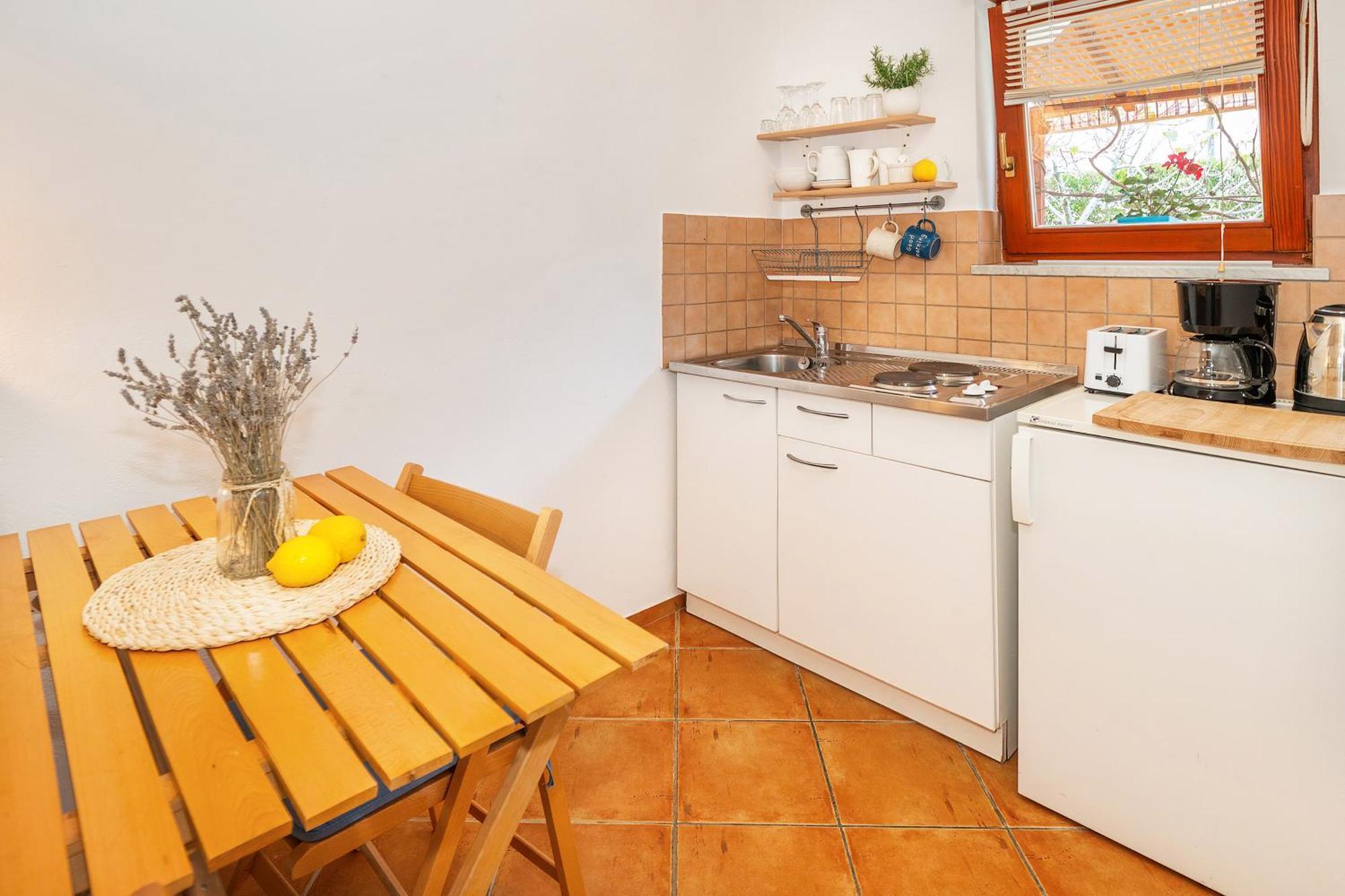 Apartment Edo With Terrace Baska (Krk)